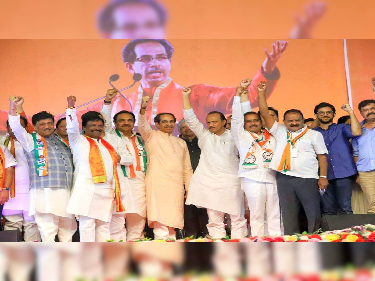 Maharashtra Political News : मविआच्या वज्रमूठ सभेत आज नेते कडाडणार की अवकाळीची वीज?  title=