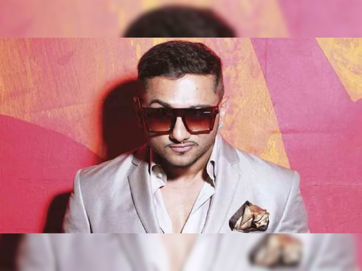 गाण्यांमध्ये महिलांचा अपमान! Honey Singh म्हणतो, 'मला मुलींच्या लग्नात परफॉर्म करायला का बोलवता?'  title=