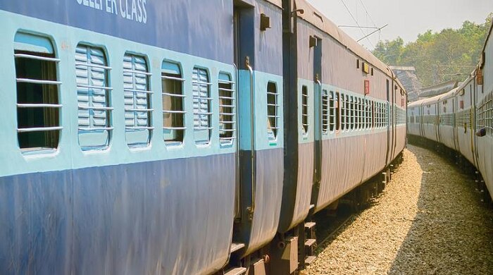 Indian Railways Rules For Women in Marathi 