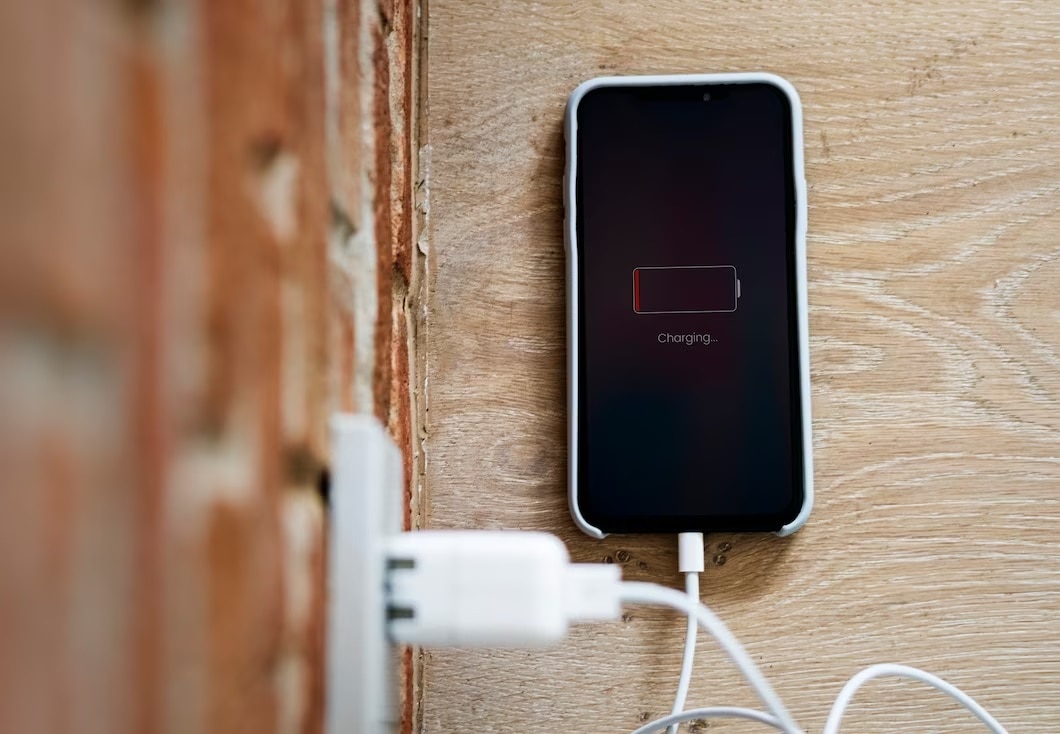 Summer Mobile Battery Charging Tips