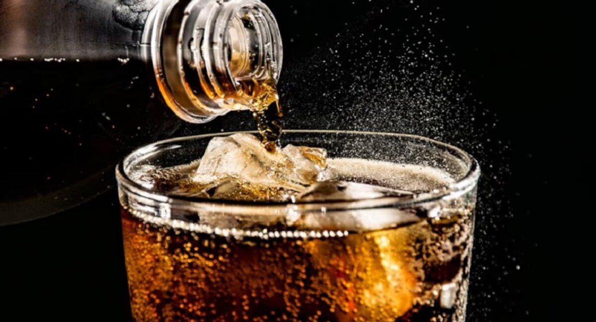 Does cold drink cause stomach gas