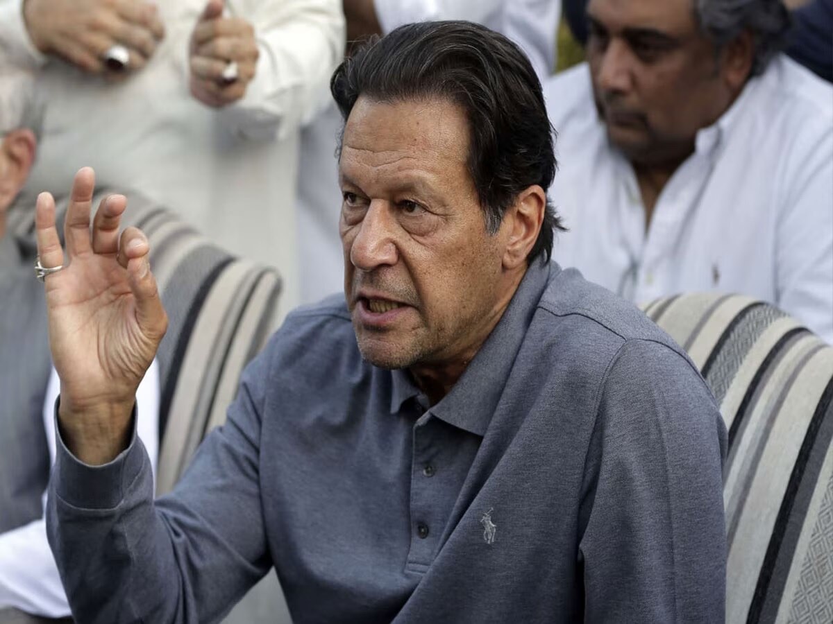 Pakistan Crisis : इम्रान खान यांना मोठा दिलासा; अटक बेकायदा, तात्काळ सुटका करण्याचे आदेश title=