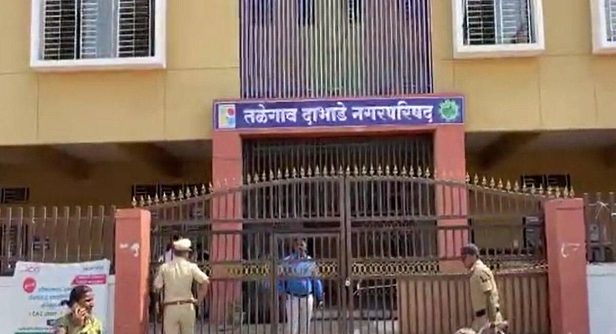 Crime News :  दीड महिन्यात दुसरा राजकीय खून; तळेगावमध्ये भर दिवसा हत्येचा थरार