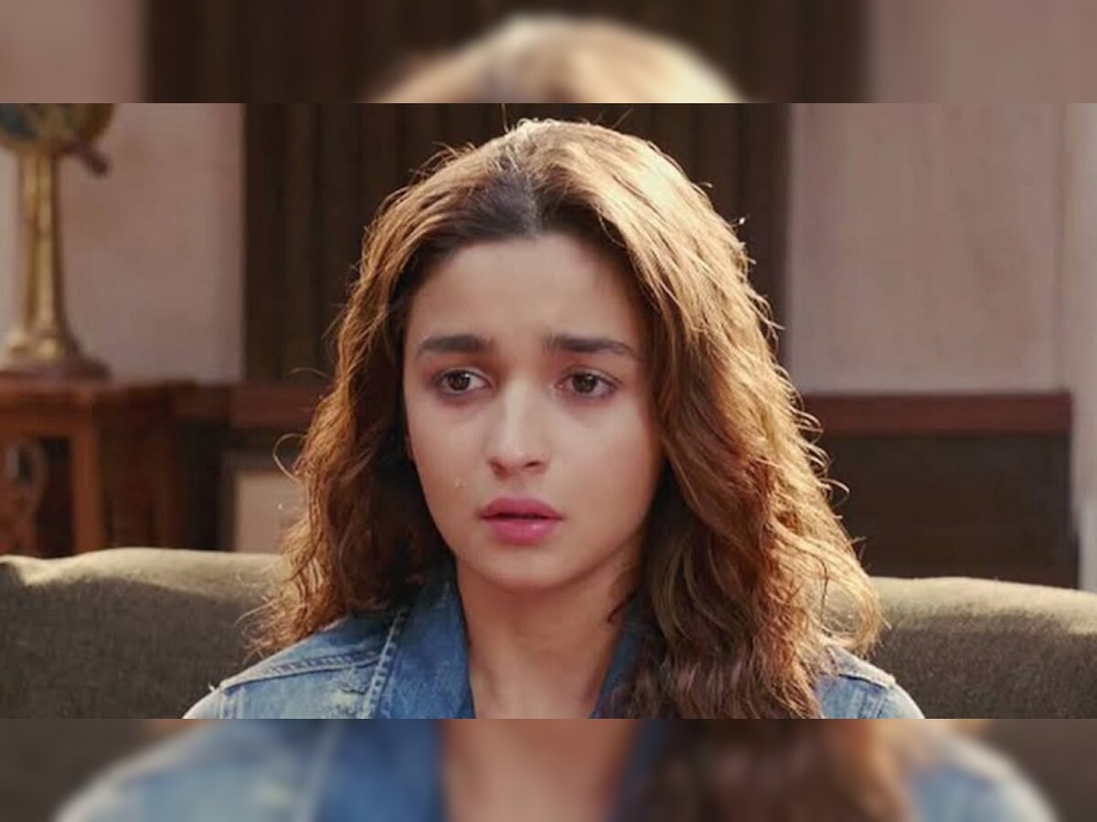 Alia Bhatt च्या कुटुंबावर कोसळला दु:खाचा डोंगर  title=