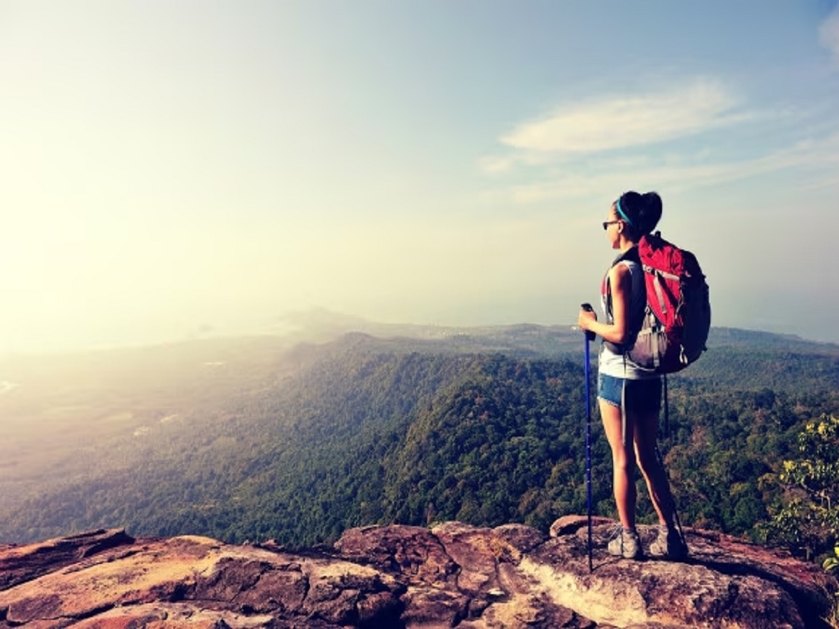 Solo Trip चा करताय विचार, मग चुकूनही करू नका 'या' गोष्टी ; महिलांसाठी खास सुचना title=