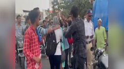 Viral Video : कल्याणमध्ये भर रस्त्यात महिलांची फ्री स्टाईल हाणामारी; 20 मिनिट सुरू होता राडा