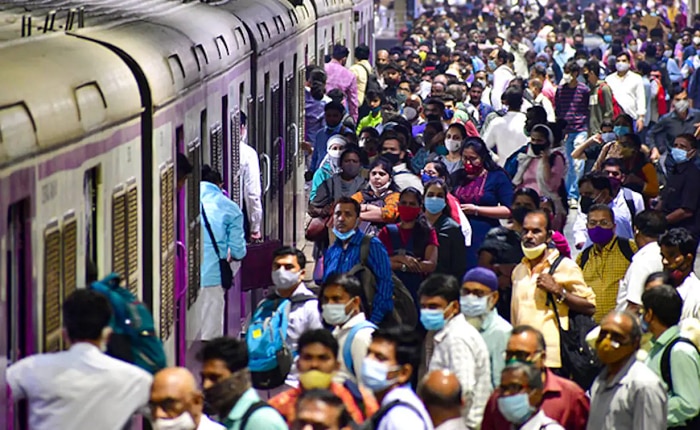 Mumbai Local Train Mega Block latest updates on time table 