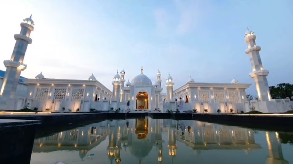 Son, Taj Mahal, Tamilnadu, 