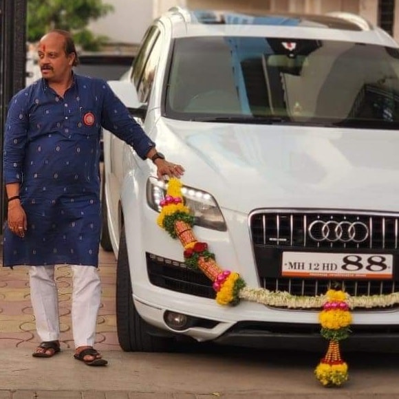 MNS Pune Leader Vasant More Colour his Audi Car