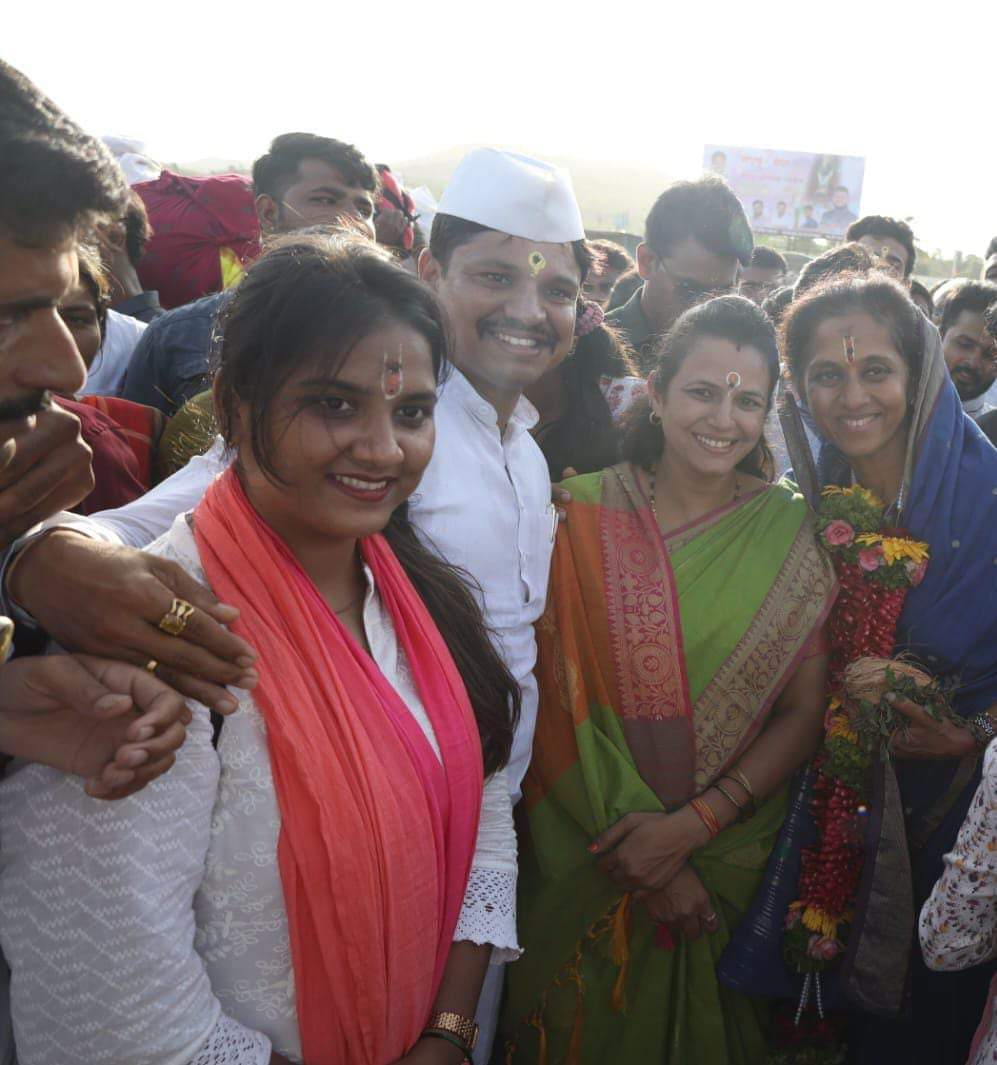 ncp mp supriya sule participated in ashadhi Ekadashi wari watch photos 