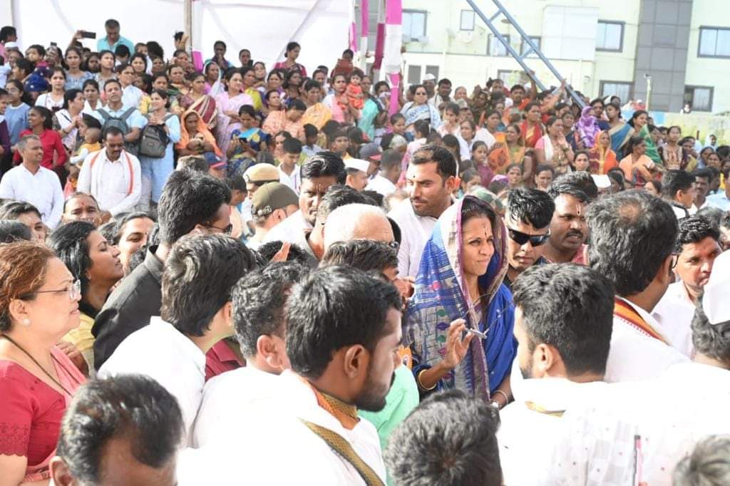 ncp mp supriya sule participated in ashadhi Ekadashi wari watch photos 