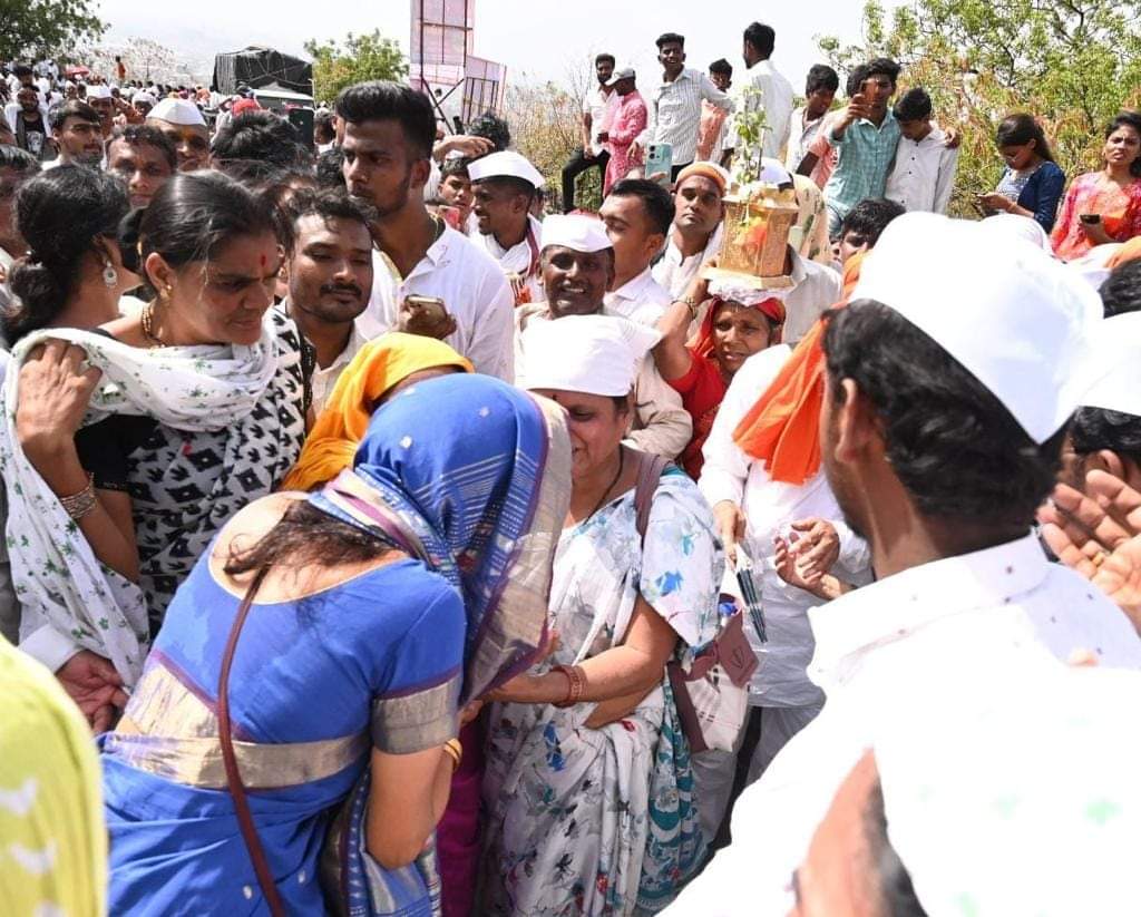 ncp mp supriya sule participated in ashadhi Ekadashi wari watch photos 