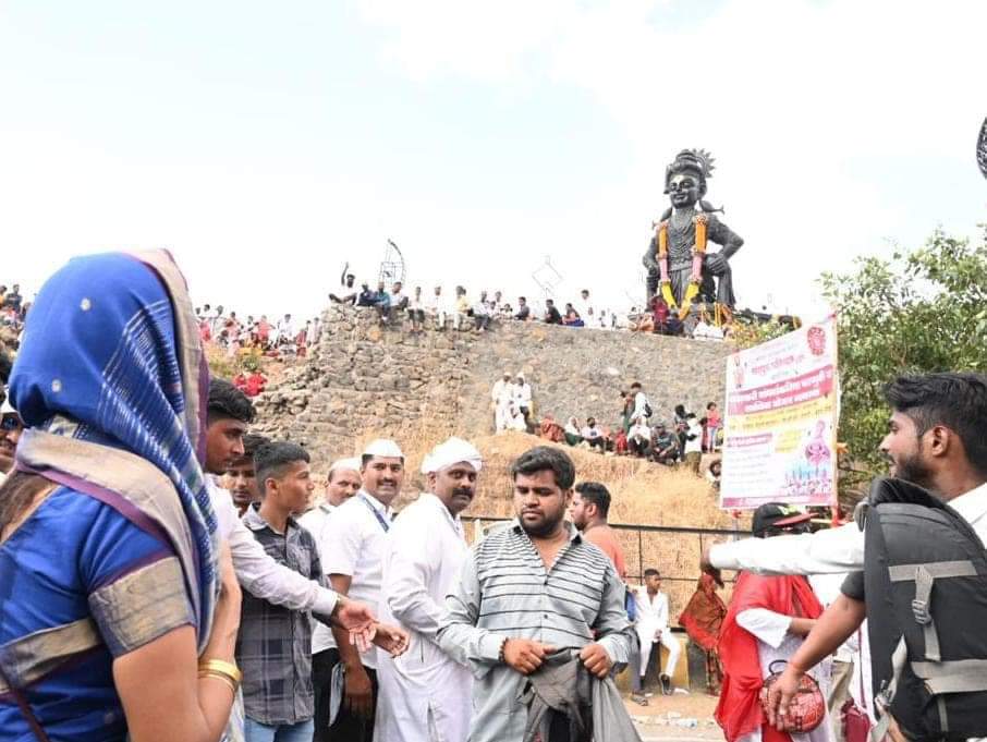 ncp mp supriya sule participated in ashadhi Ekadashi wari watch photos 