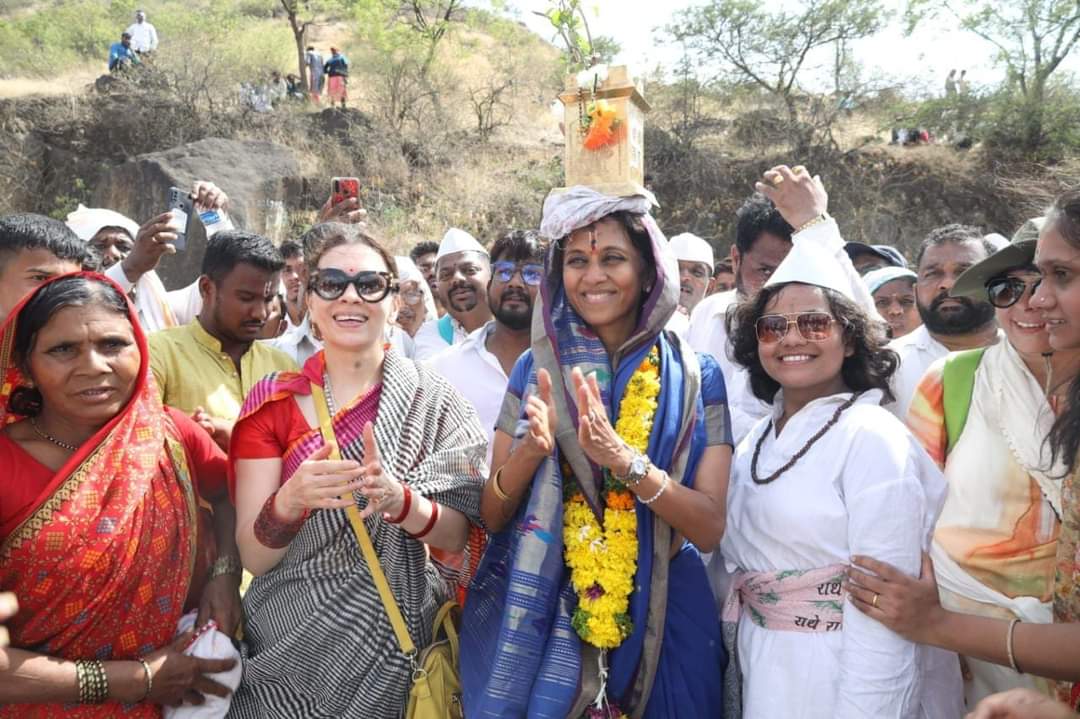 ncp mp supriya sule participated in ashadhi Ekadashi wari watch photos 