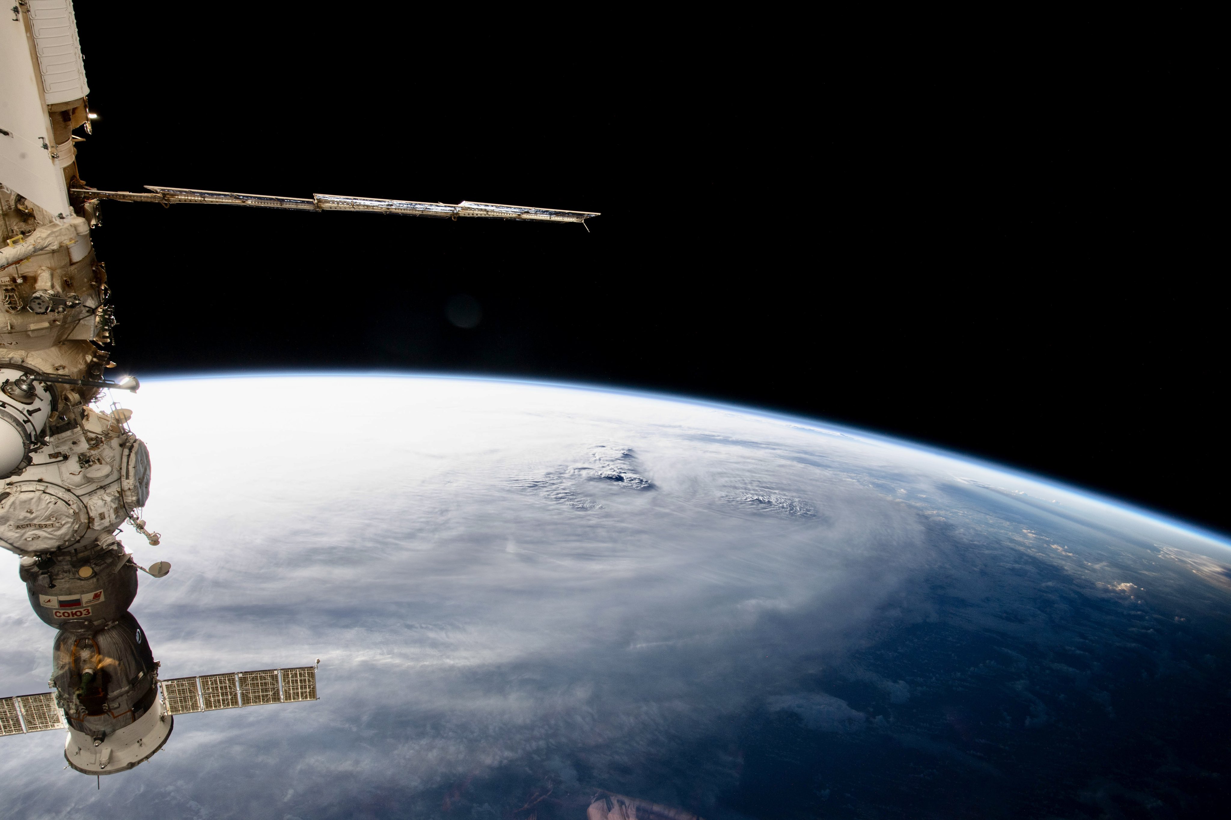 astronaut clicks pictures of Cyclone Biparjoy from space 