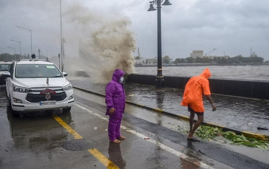 astronaut clicks pictures of Cyclone Biparjoy from space 