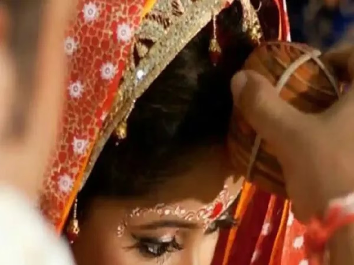 'मुस्लिम तरुणीशी लग्न केल्यास हिंदू तरुणांना मिळणार 11 हजार रुपये' title=