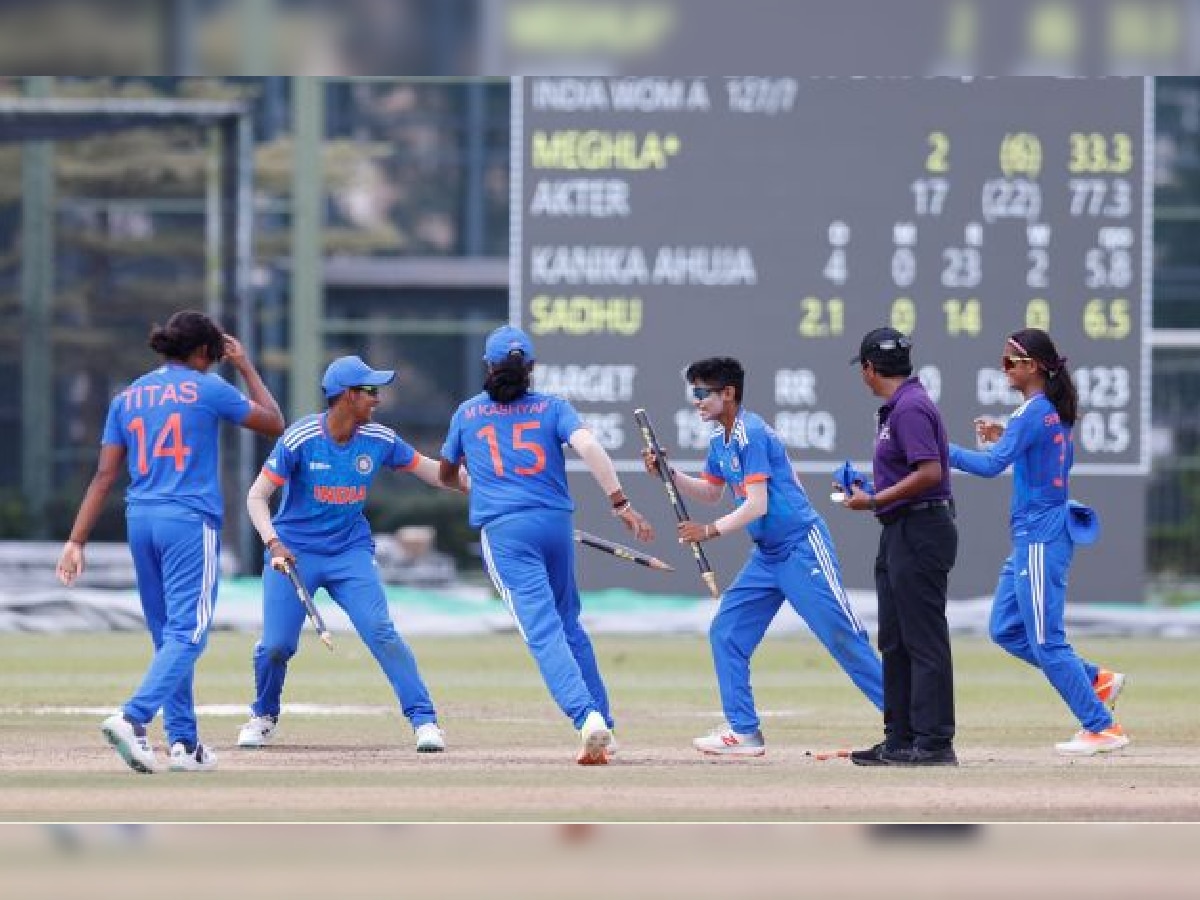 Asia Cup : अखेर टीम इंडियाने जिंकला आशिया कप; फायनलमध्ये बांग्लादेशाचा उडवला धुव्वा title=