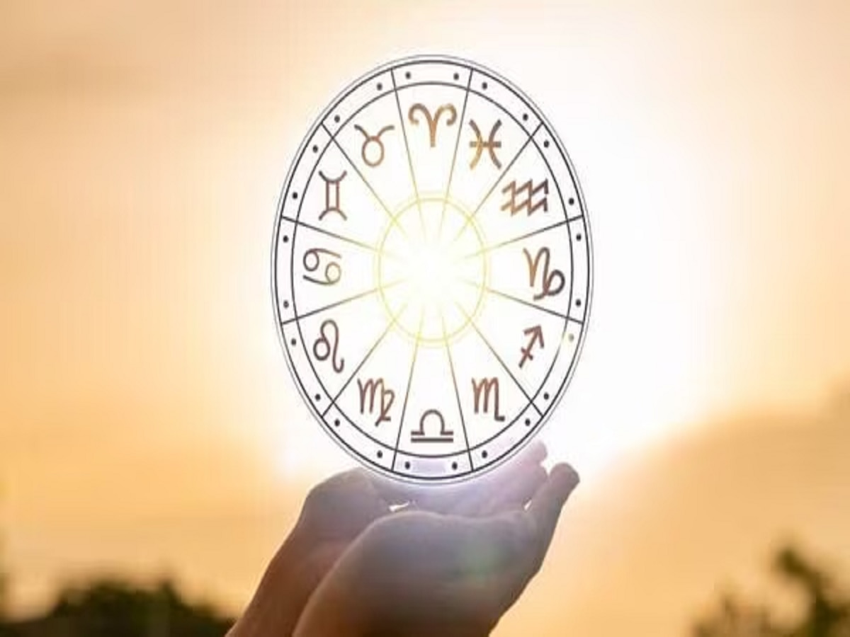 Horoscope 25 June 2023 : आर्थिकबाबत 'या' राशींसाठी तणावपूर्ण दिवस, कसा आहे तुमच्यासाठी आजचा रविवार? title=