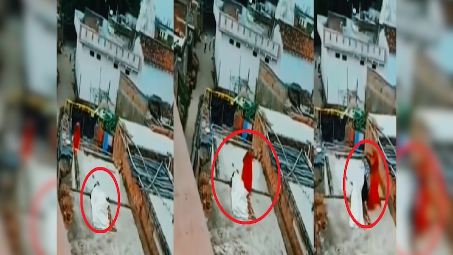 भरदिवसा प्रेमीयुगुल गच्चीवर चादरीच्या आत रोमान्स करत असताना अचानक आई आली अन् मग...