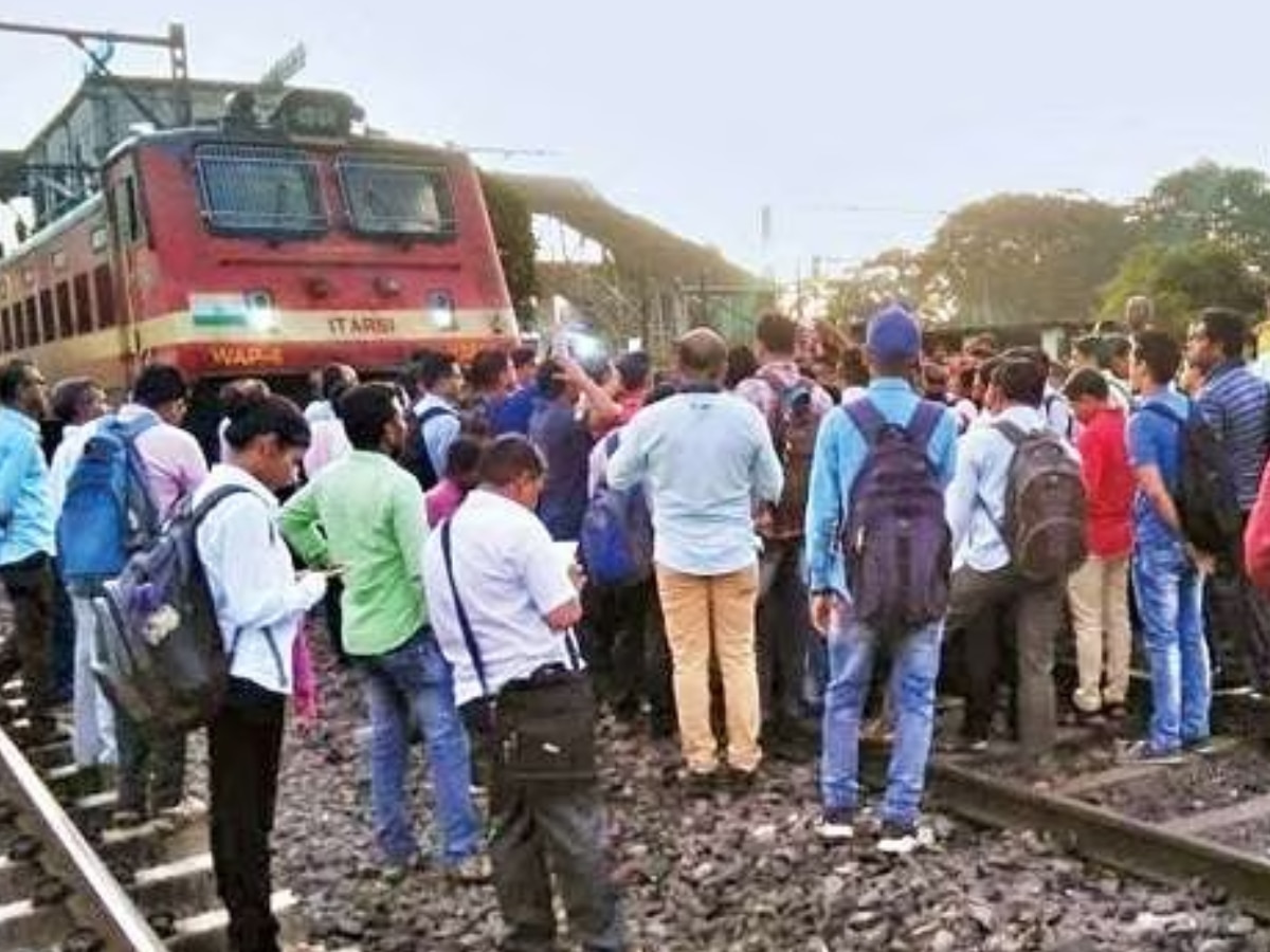 नाशिकला जाणाऱ्या पंचवटी एक्सप्रेसमधील शेकडो प्रवासी अडकले; वाचा काय आहे कारण?