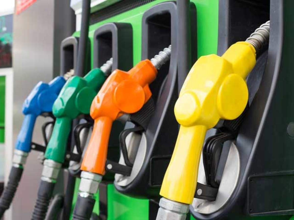 Petrol-Diesel च्या दरांबाबत मोठी अपडेट, गाडीची टाकी फुल्ल करण्यापूर्वी जाणून घ्या आजचे दर  title=