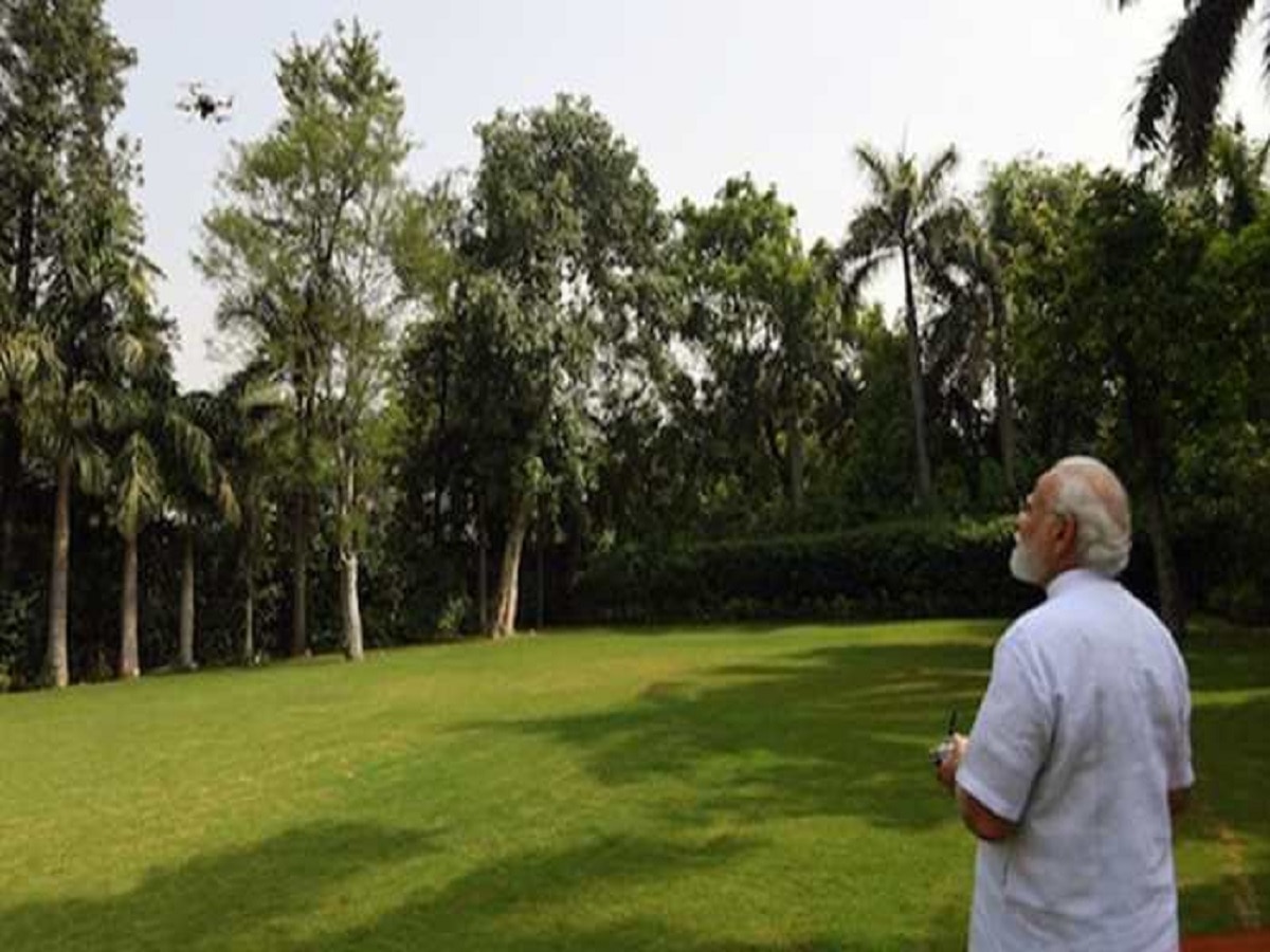 दिल्लीत पंतप्रधानांच्या निवासस्थानी ड्रोन उडताना दिसल्याने खळबळ; SPG आणि दिल्ली पोलीस अ‍ॅक्शन मोडमध्ये  title=