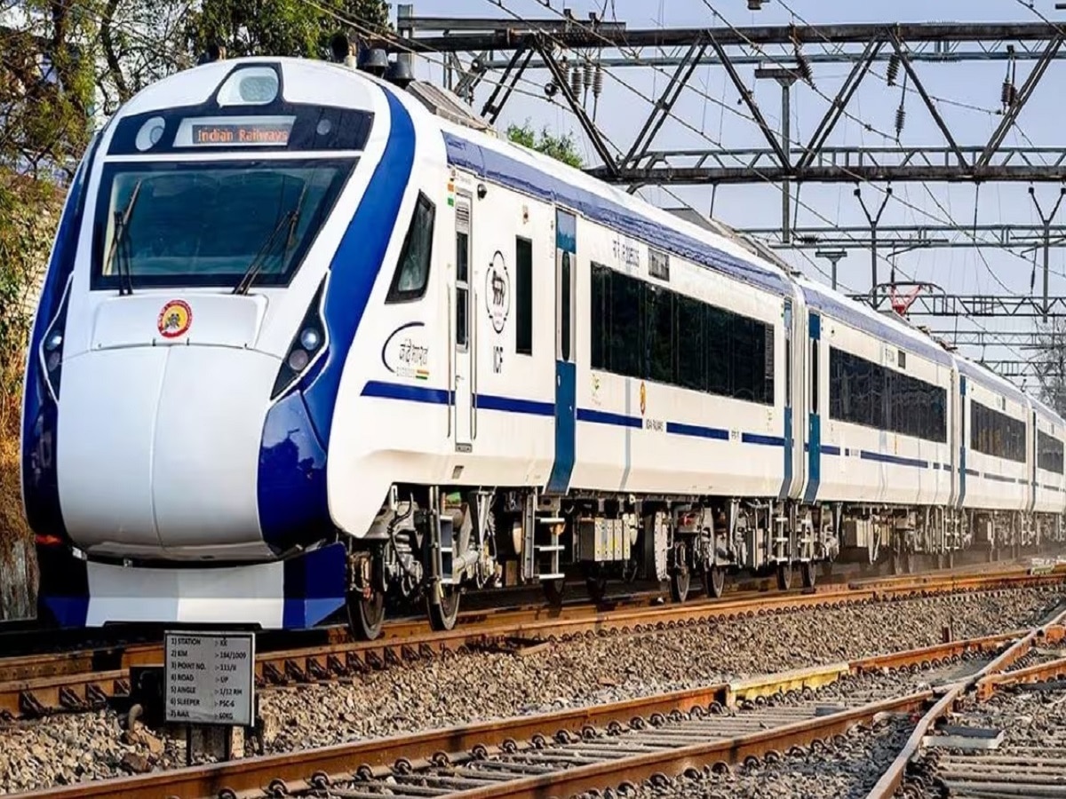 Vande Bharat Express कोकण रेल्वे मार्गावर आठवड्यातील 3 दिवस धावणार तरीही 6 दिवस दिसणार! अधिक जाणून घ्या title=