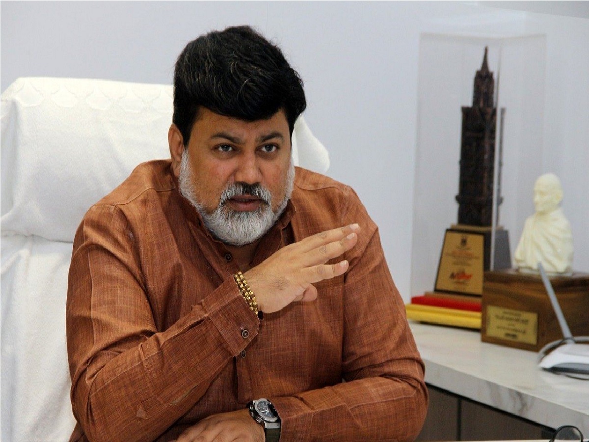 शिंदे गट अस्वस्थ? एकनाथ शिंदे मुख्यमंत्रीपदाचा राजीनामा देणार? उद्योगमंत्री उदय सामंत यांचा खुलासा शिंदे गट अस्वस्थ? एकनाथ शिंदे मुख्यमंत्रीपदाचा राजीनामा देणार? उद्योगमंत्री उदय सामंत यांचा खुलासा