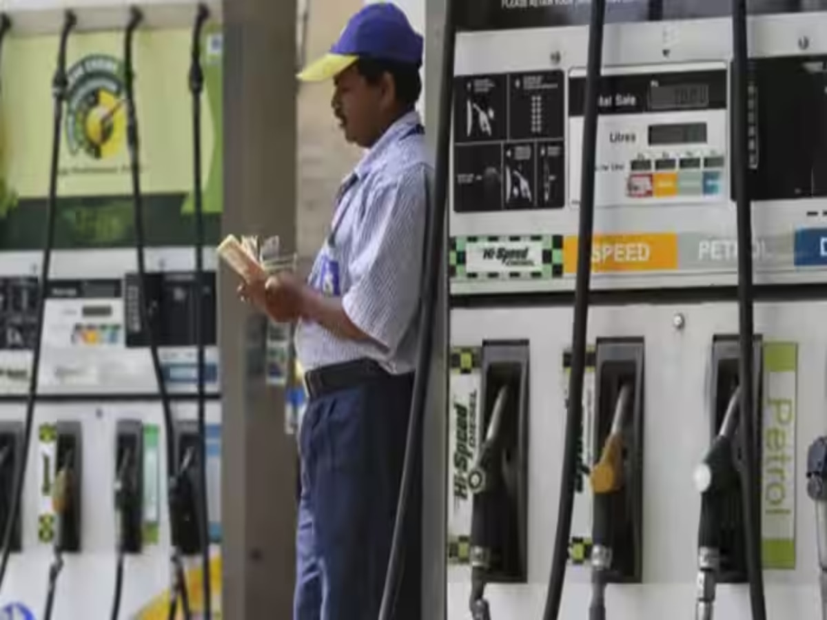 Petrol-Diesel Price : पेट्रोल डिझेलचे नवे दर जाहीर, जाणून घ्या तुमच्या शहरातील भाव title=