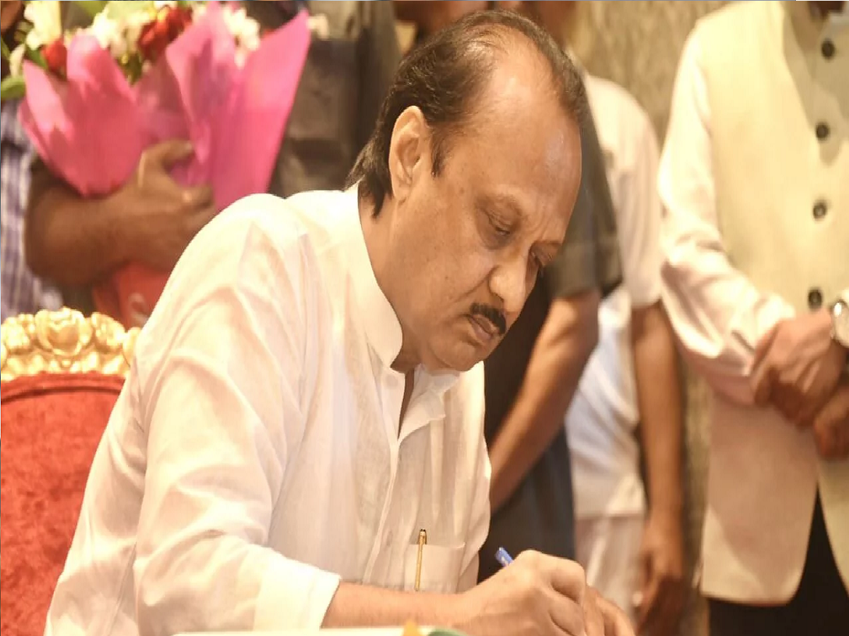 राज्याच्या राजकारणातली सर्वात मोठी बातमी, ठरलं! अजित पवार गटाला 'ही' खाती मिळणार? title=