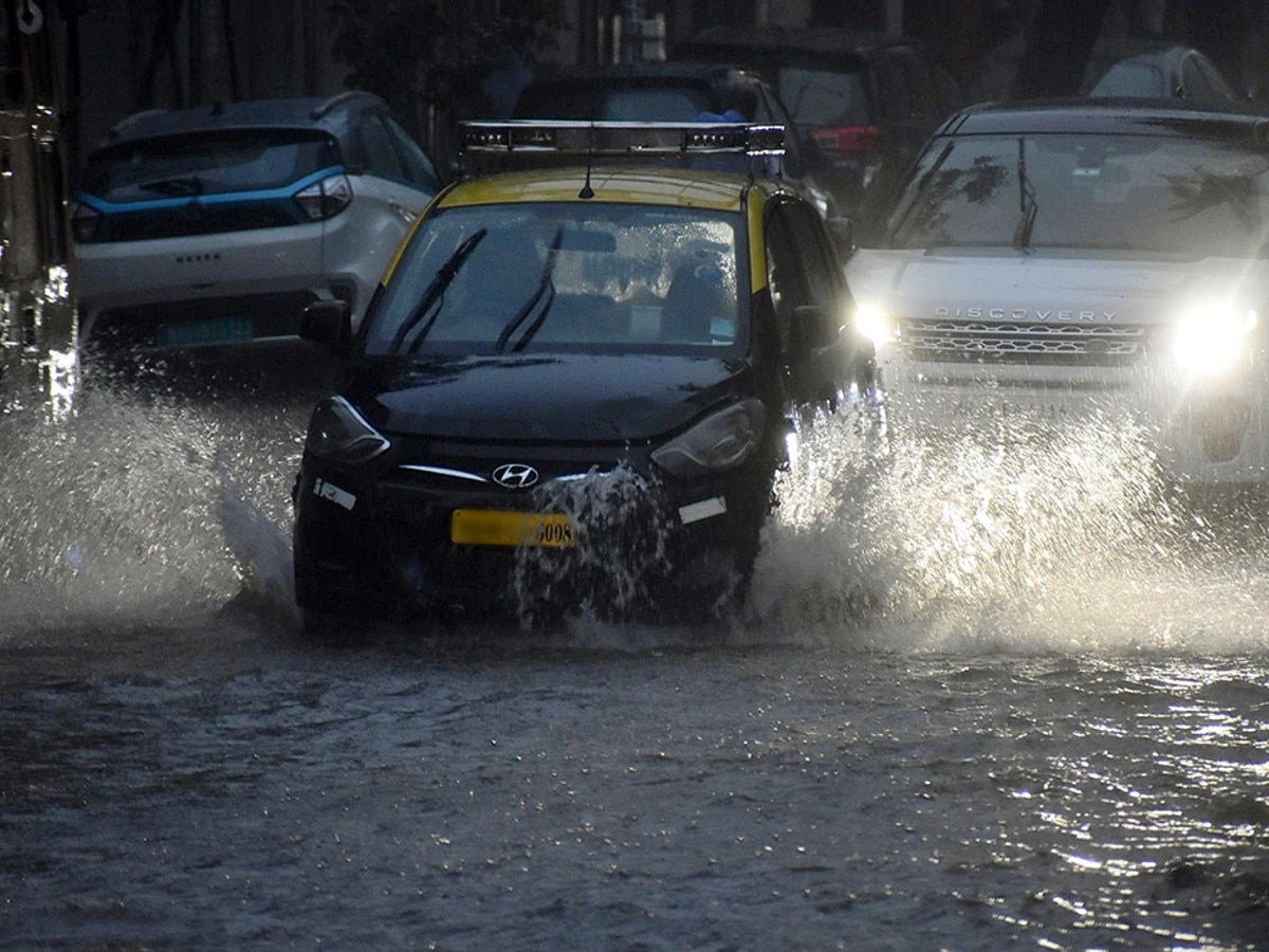 Mumbai Rains : पावसाच्या संततधारीमुळं मुंबईतील वाहतुकीवर परिणाम  title=