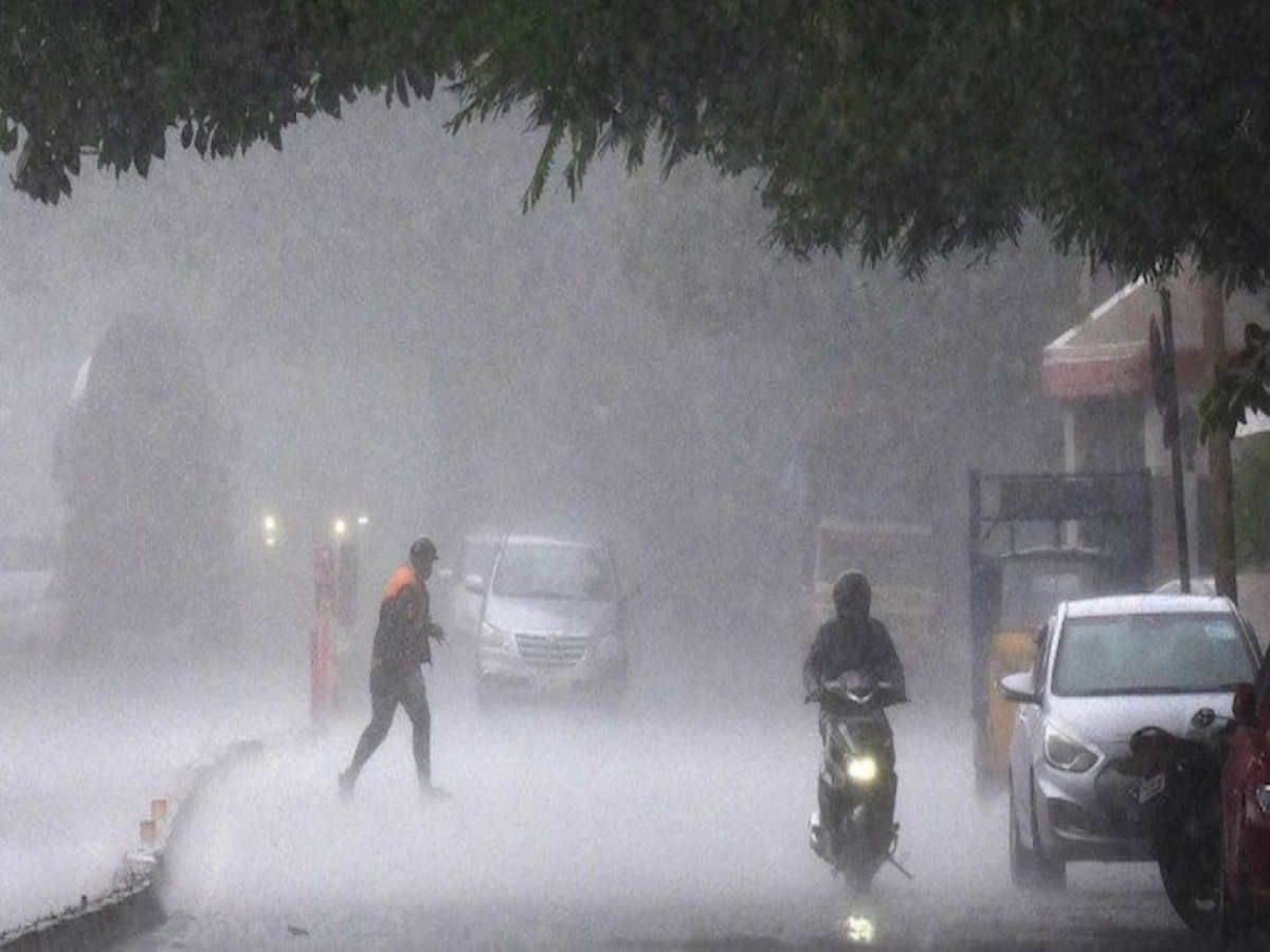 Maharashtra Weather : मुंबईकरांनो काळजी घ्या; पुढील चार दिवस मुसळधार पाऊस, विदर्भातही जोर वाढणार title=