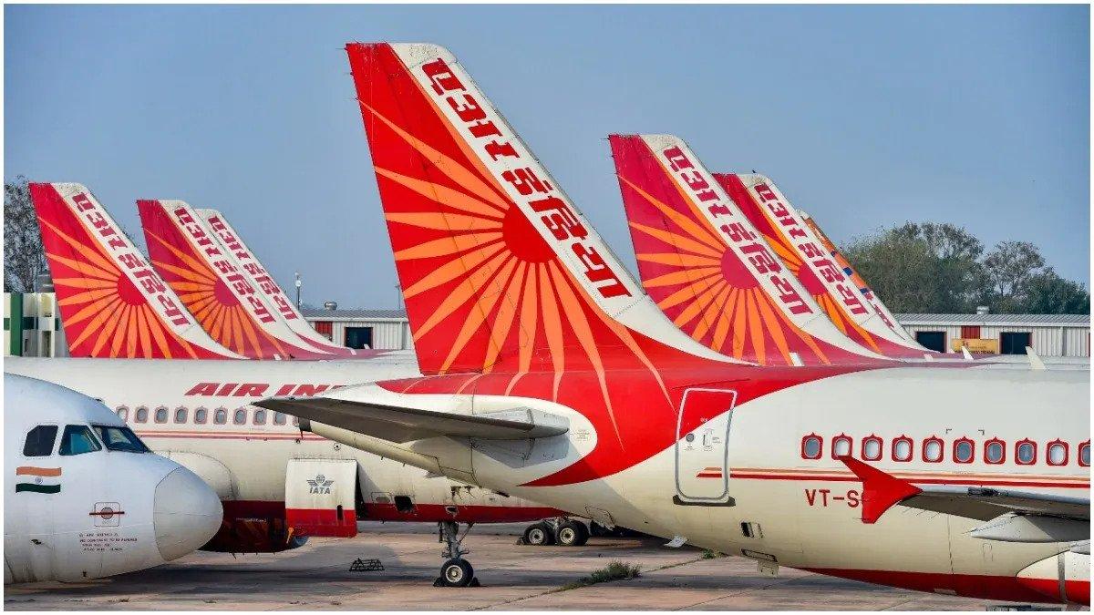 Air India flight emergency landing of the aircraft Mobile phone explodes