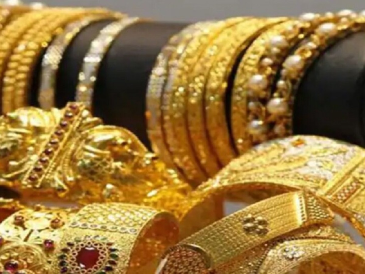 Gold Rate Today: रक्षाबंधनाआधी सोनं खरेदीसाठी सुवर्णसंधी; पाहा तुमच्या शहरातील सोन्या-चांदीचे भाव! title=