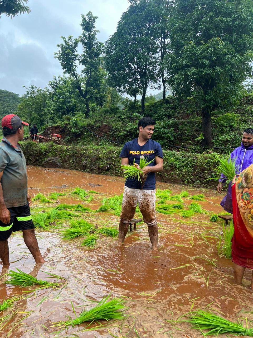 CM Eknath Shinde Son MP Dr Shrikant Shinde Worked In Farm Photos Go viral