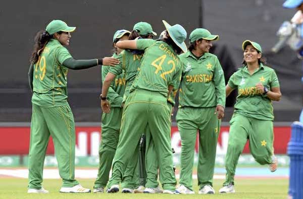 Pakistani Cricketer Ayesha Naseem retired from Cricket Want to live life according to Islam