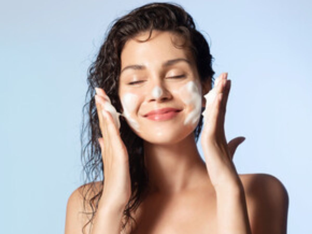 Skin Care Tips brush after bathing habit can become the cause of acne