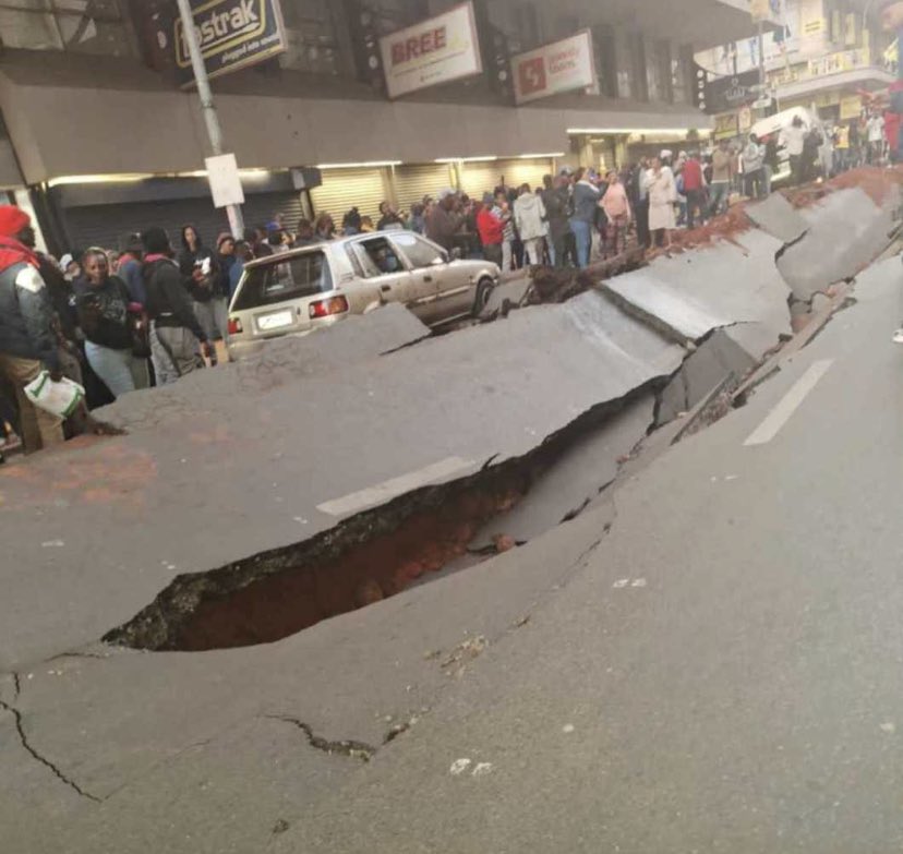 Explosion Suddenly Rips Open Roads Flips Cars In Johannesburg South Africa