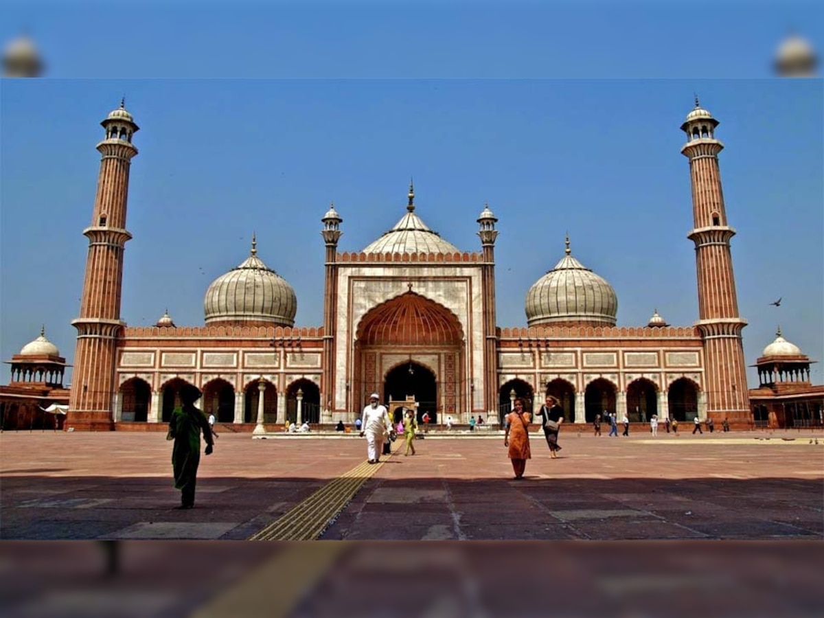 most popular mosques in India 11 Beautiful craftsmanship a masterpiece of architecture