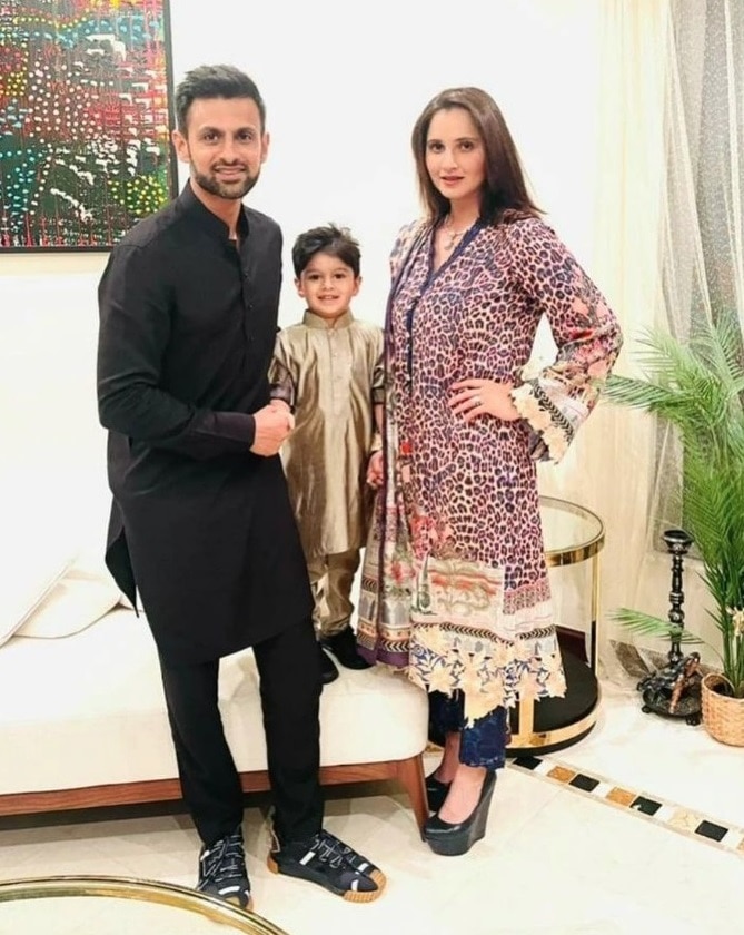 Shoaib Malik Change Instagram Bio Divorce With Sania Mirza