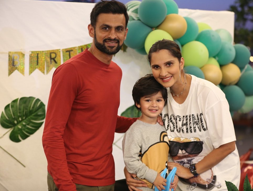 Shoaib Malik Change Instagram Bio Divorce With Sania Mirza