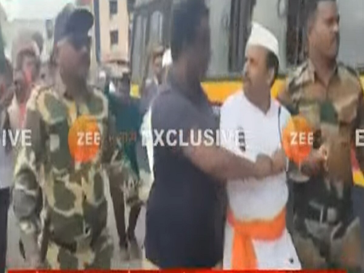 Police baton charge Sambhaji Bhide supporters in Solapur agitation latest news in marathi