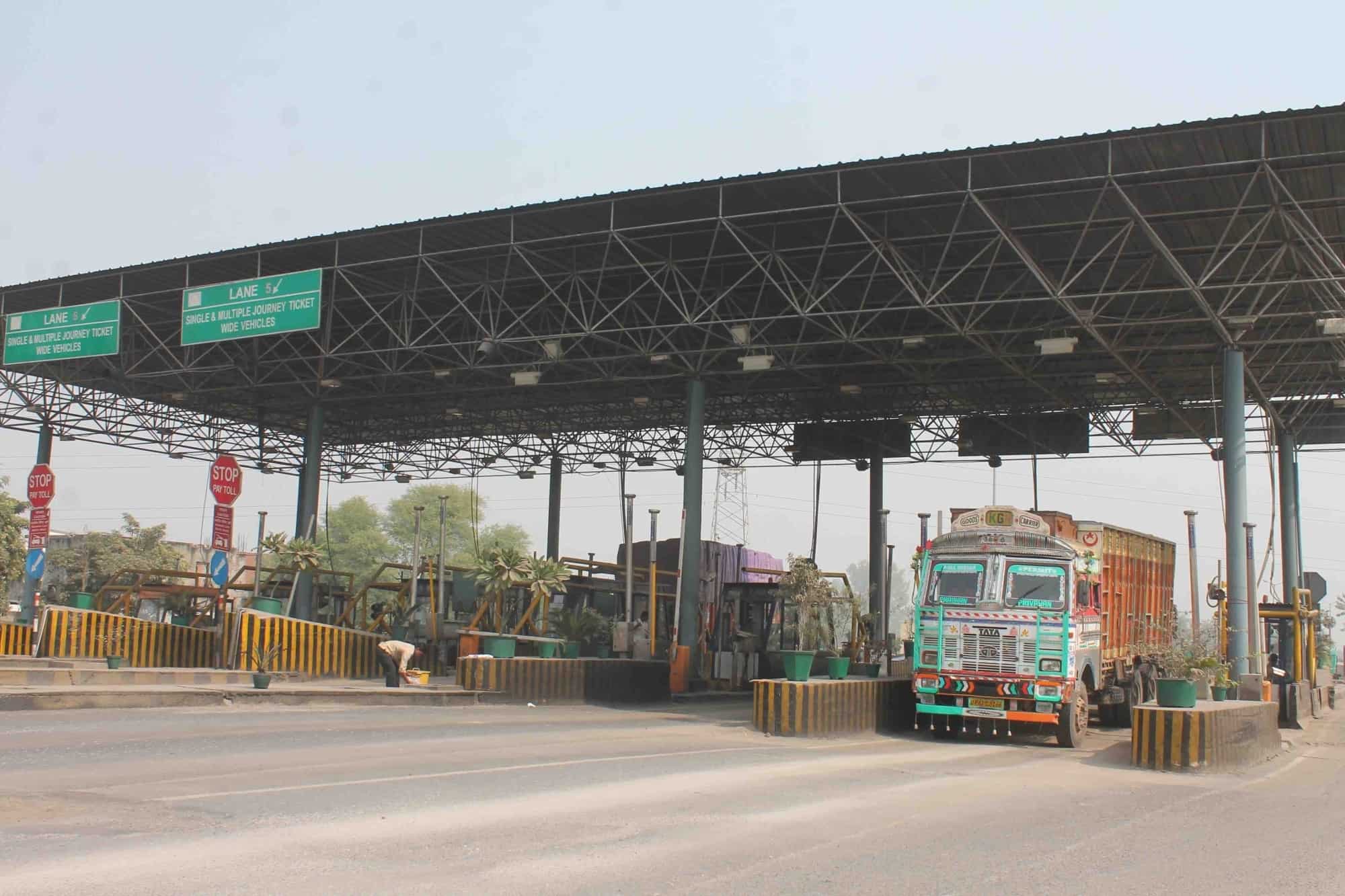Toll Tax Nitin Gadkaris important decision regarding toll a big benefit for highway drivers