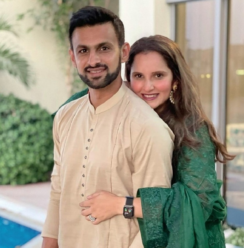 Sania Mirza delete all photos of Shoaib Malik From Her Instagram Account divorce rumours spark again