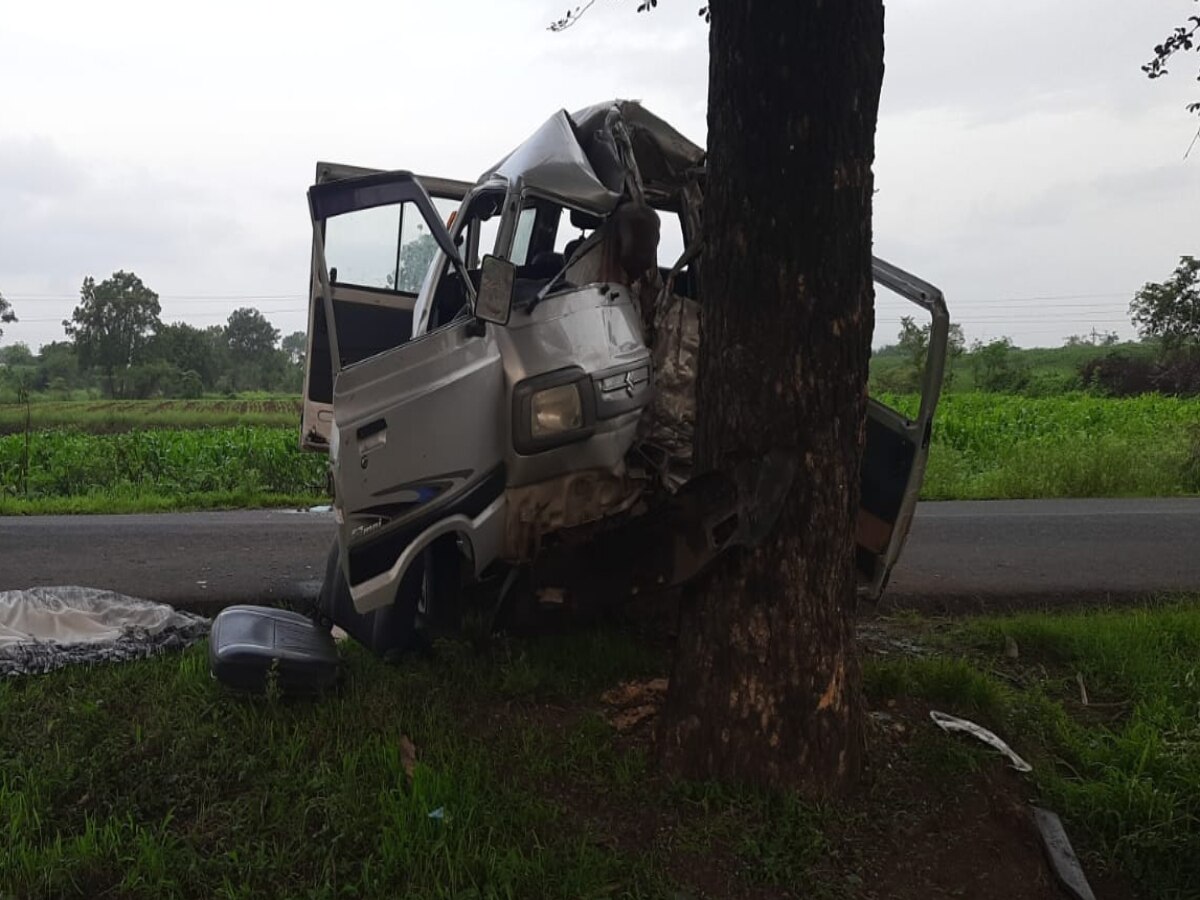 देवदर्शनासाठी निघालेल्या चौघांचा दुर्दैवी मृत्यू; साताऱ्यात भीषण अपघात