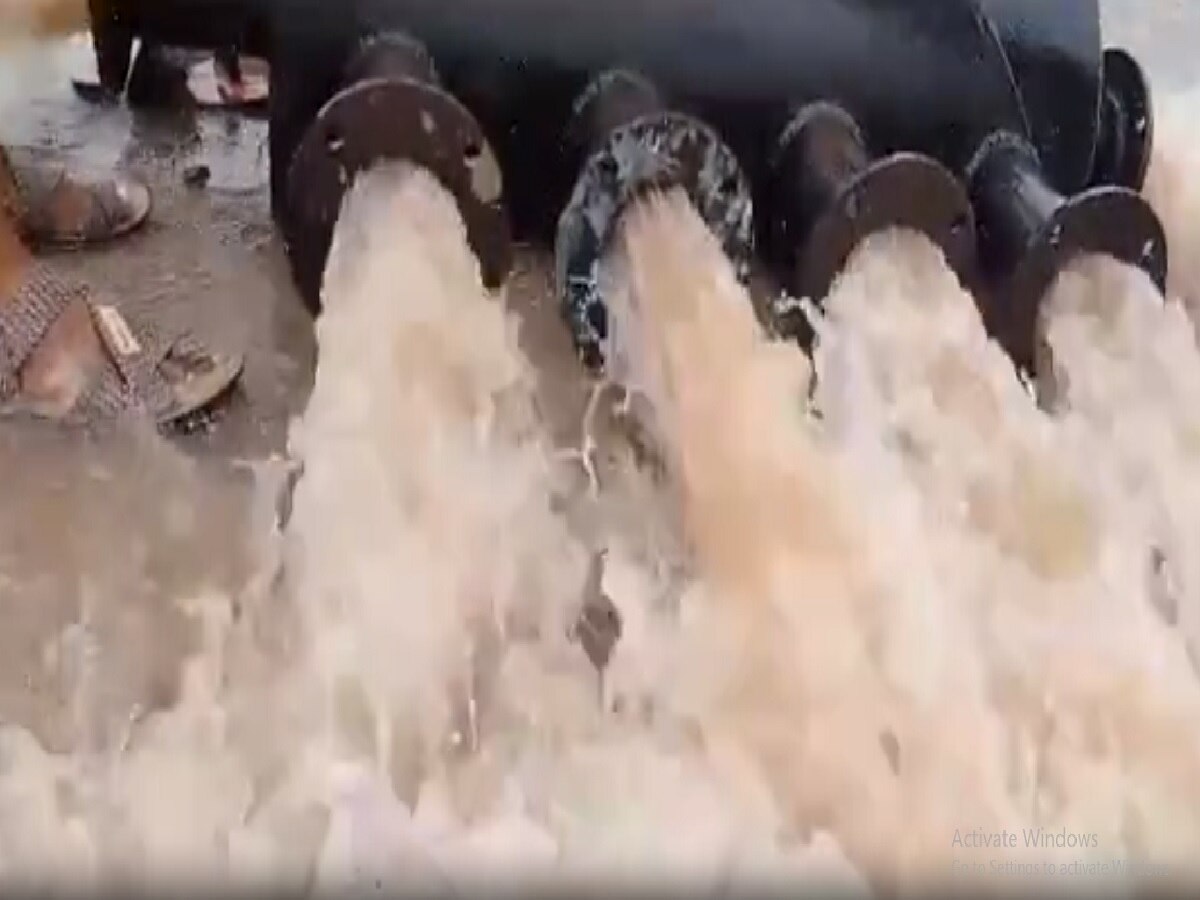 दुष्काळग्रस्त जत तालुक्याच्या गावात पहिल्यांदाच पोहचले कृष्णा नदीचे पाणी; म्हैसाळ उपसा सिंचन योजनेमुळे दिलासा