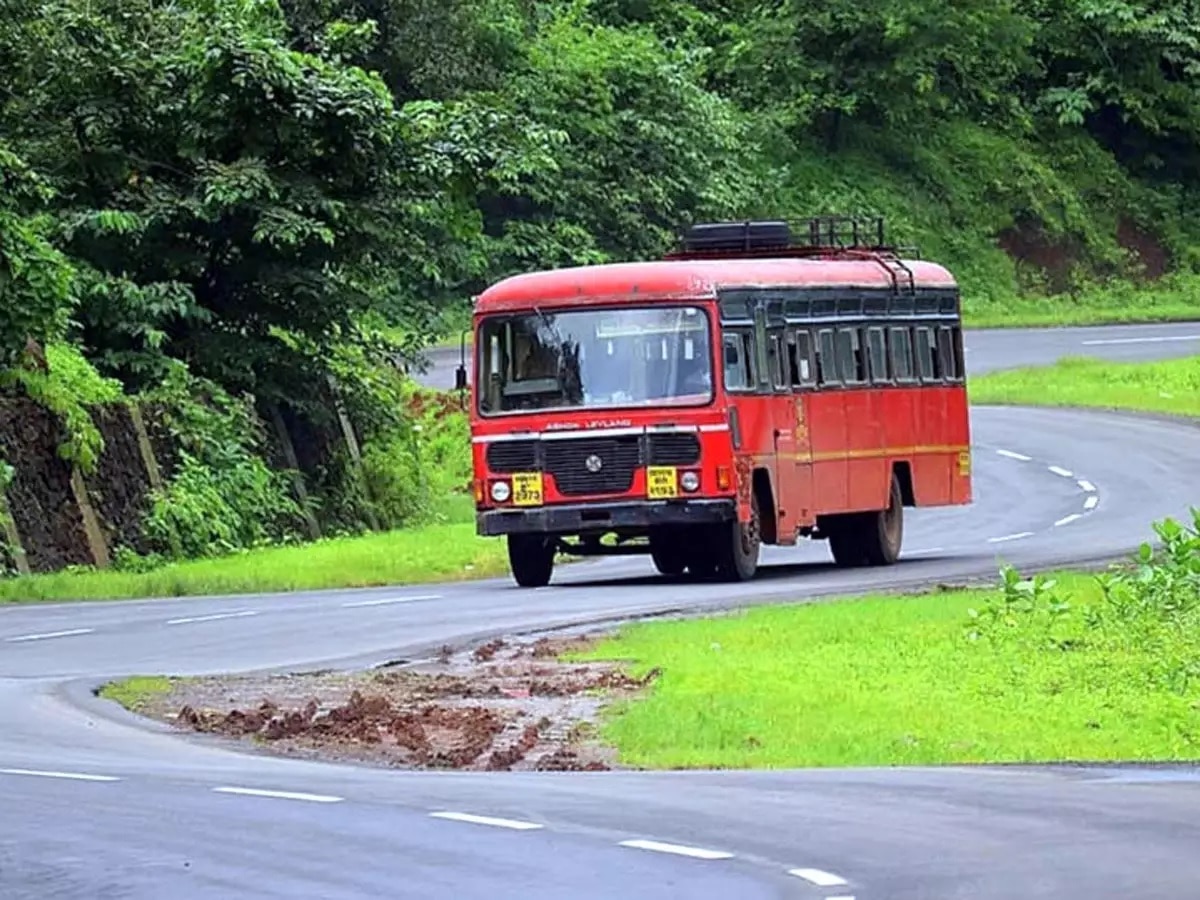गणपतीला कोकणात जाणा-यांसाठी एसटीच्या जादा 3100 बसेस ; लगेच तिकीट बुक करा गणपतीला कोकणात जाणा-यांसाठी एसटीच्या जादा 3100 बसेस ; लगेच तिकीट बुक करा