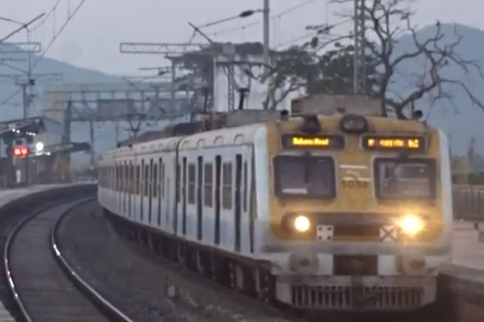 Mumbai local train western railway block at dahanu road staion 