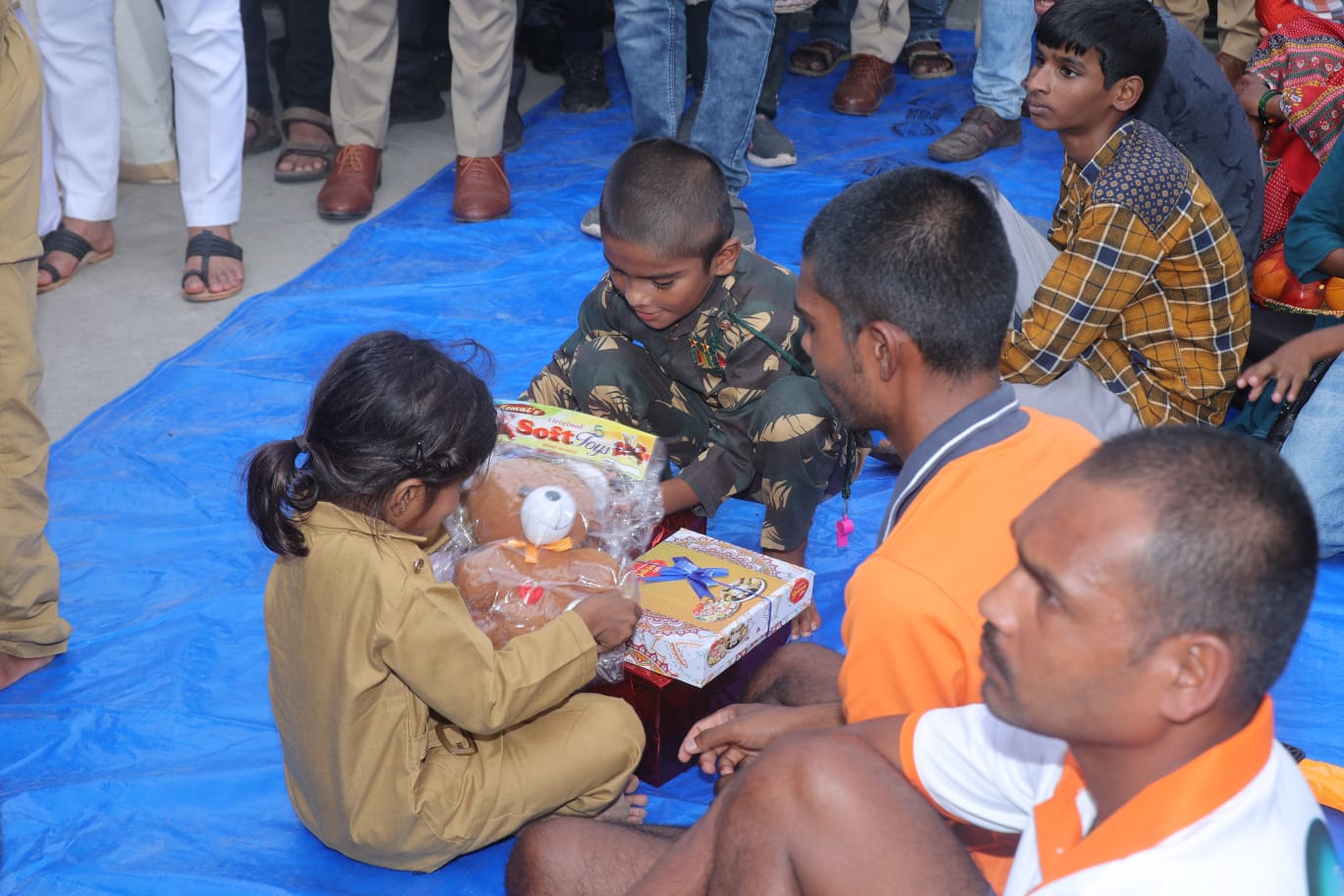 CM Eknath Shinde Irshalwadi Landslide Shelter Camp Visit